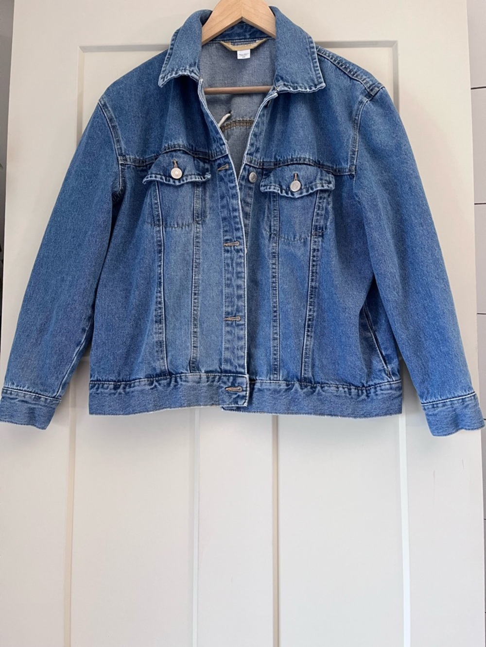 Classic Blue Denim Jacket with X Design sz Med Coastal Fall Cotton